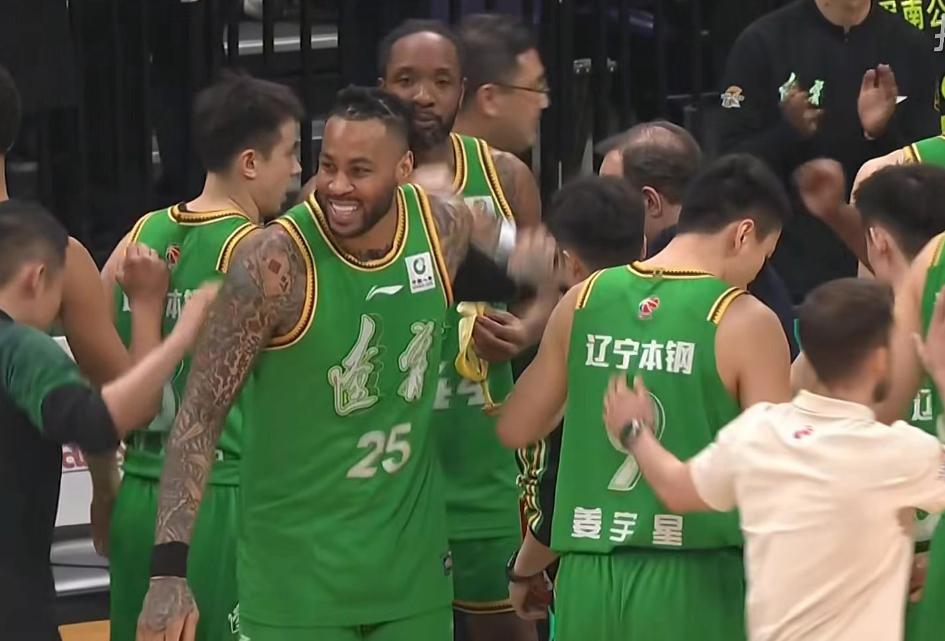 爱游戏平台中心-辽宁男篮完胜新疆，鄢手骐16分莫兰德17+12，阿不都沙拉木13分