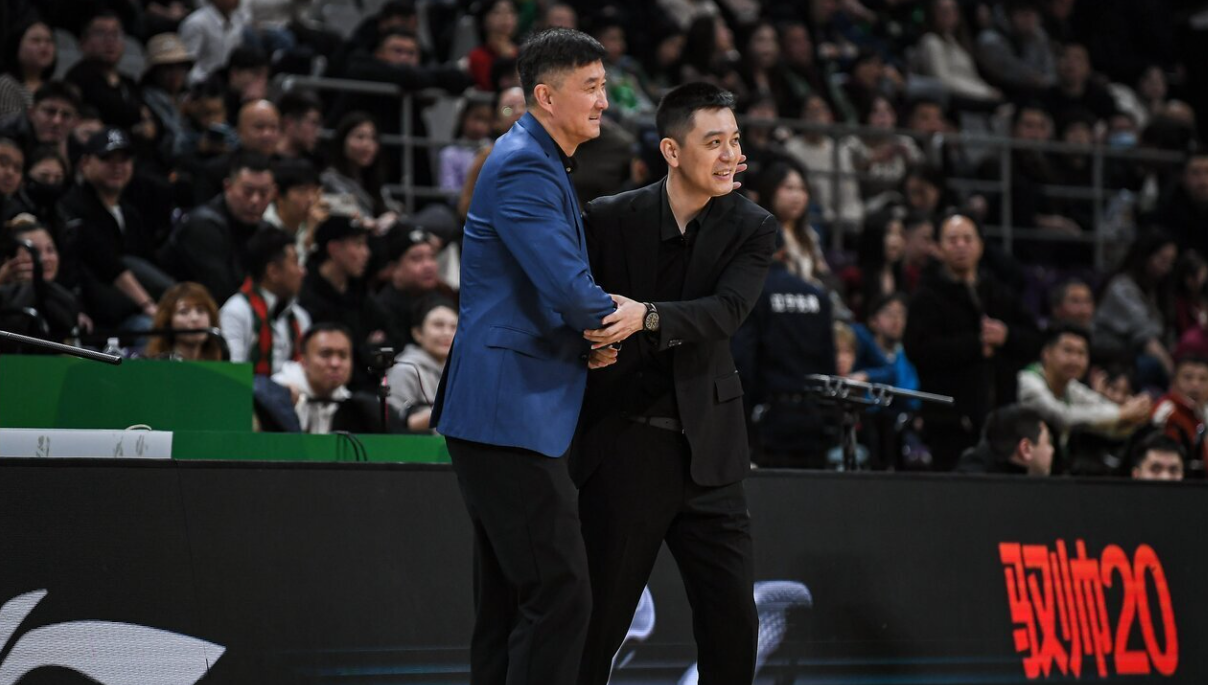 爱游戏官方入口-麦基调侃“20分算个P”+球迷现场喊“下课” 杜锋时代要结束了?